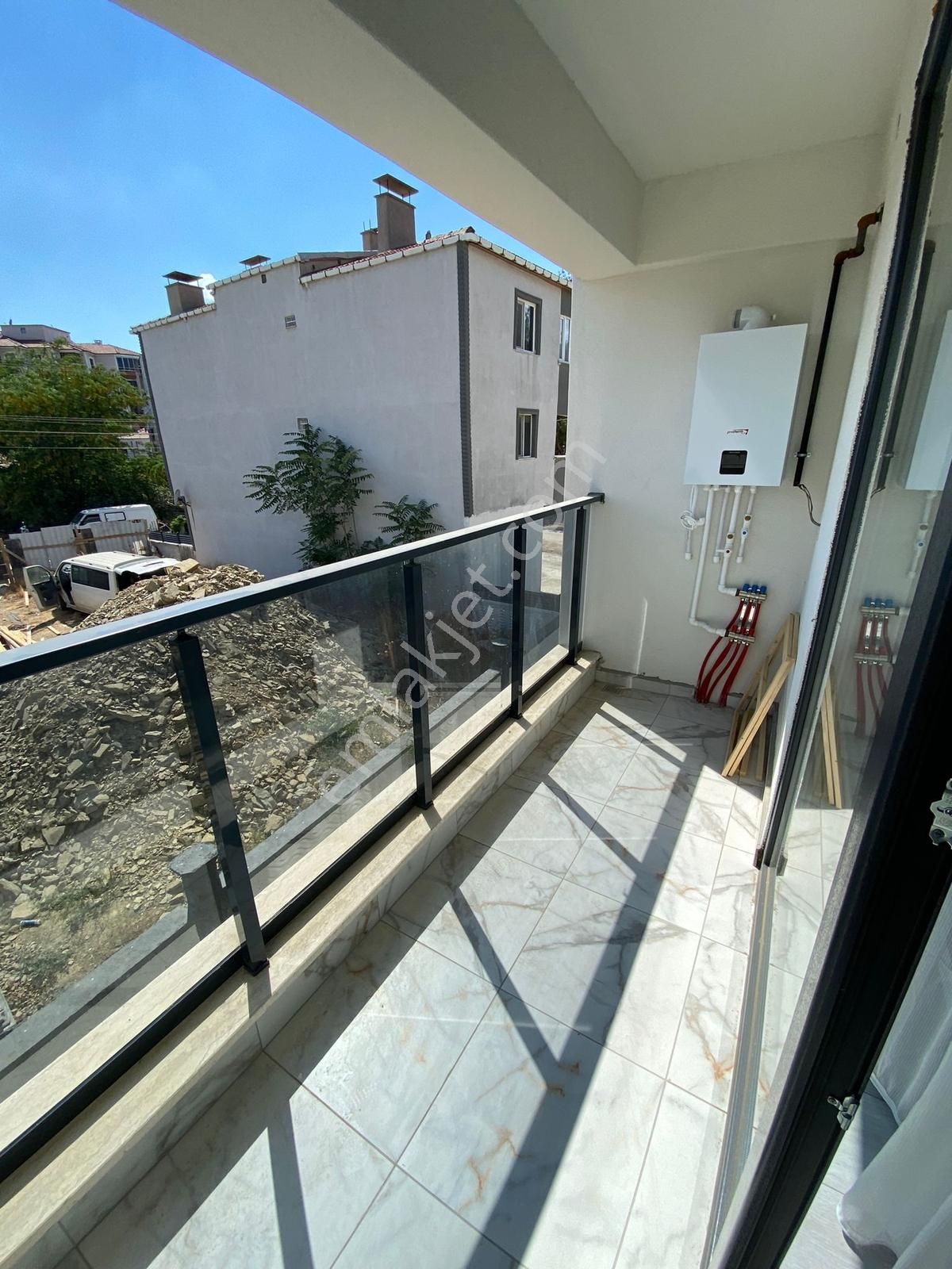 Ege Emlak'tan Üniversite Ve Tugayın Yanında Kiralık 1+1 Daire - Görsel 13