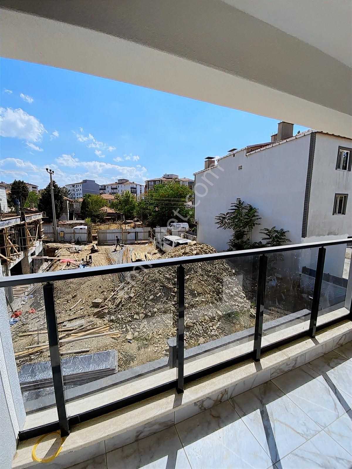 Ege Emlak'tan Üniversite Ve Tugayın Yanında Kiralık 1+1 Daire - Görsel 3