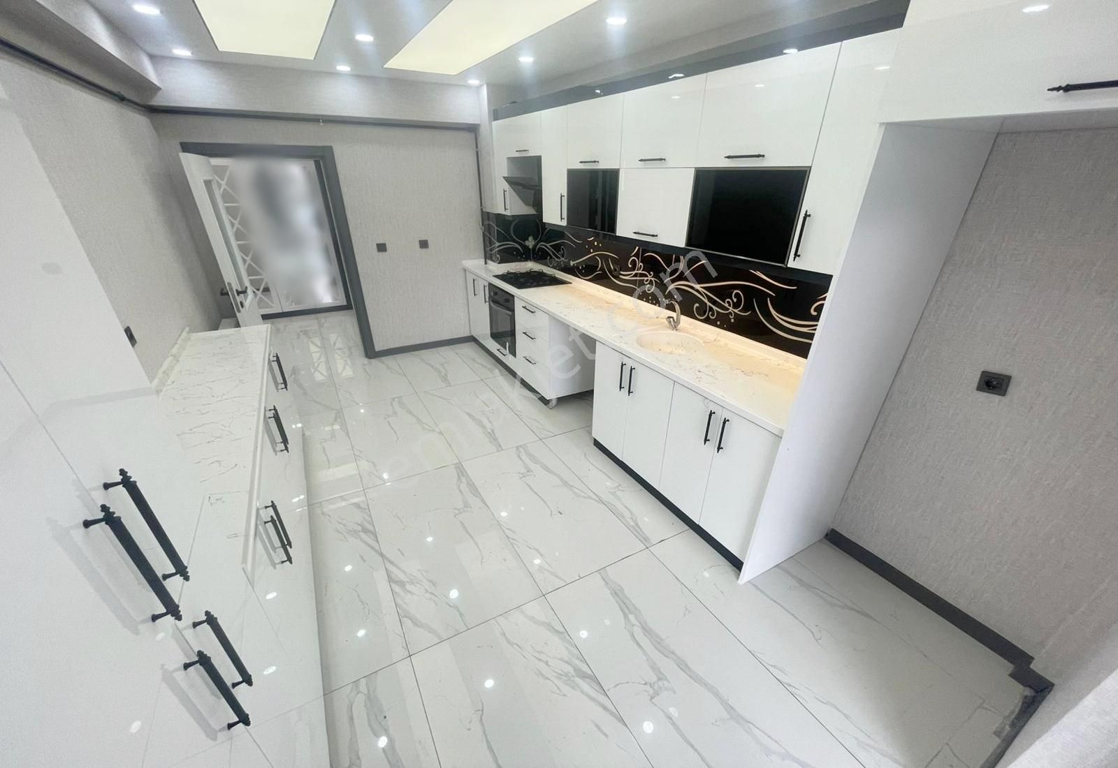 Bağlum Karakaya Da Ön Cephede , 2 Banyolu, 2 Balkonlu 3+1*** - Görsel 13