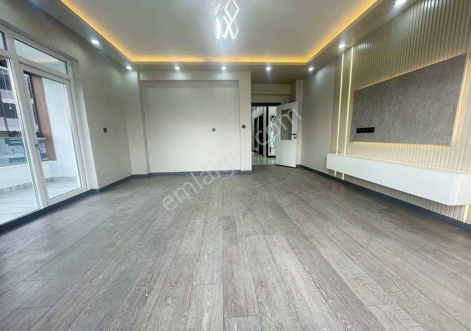 Bağlum Karakaya Da Ön Cephede , 2 Banyolu, 2 Balkonlu 3+1***