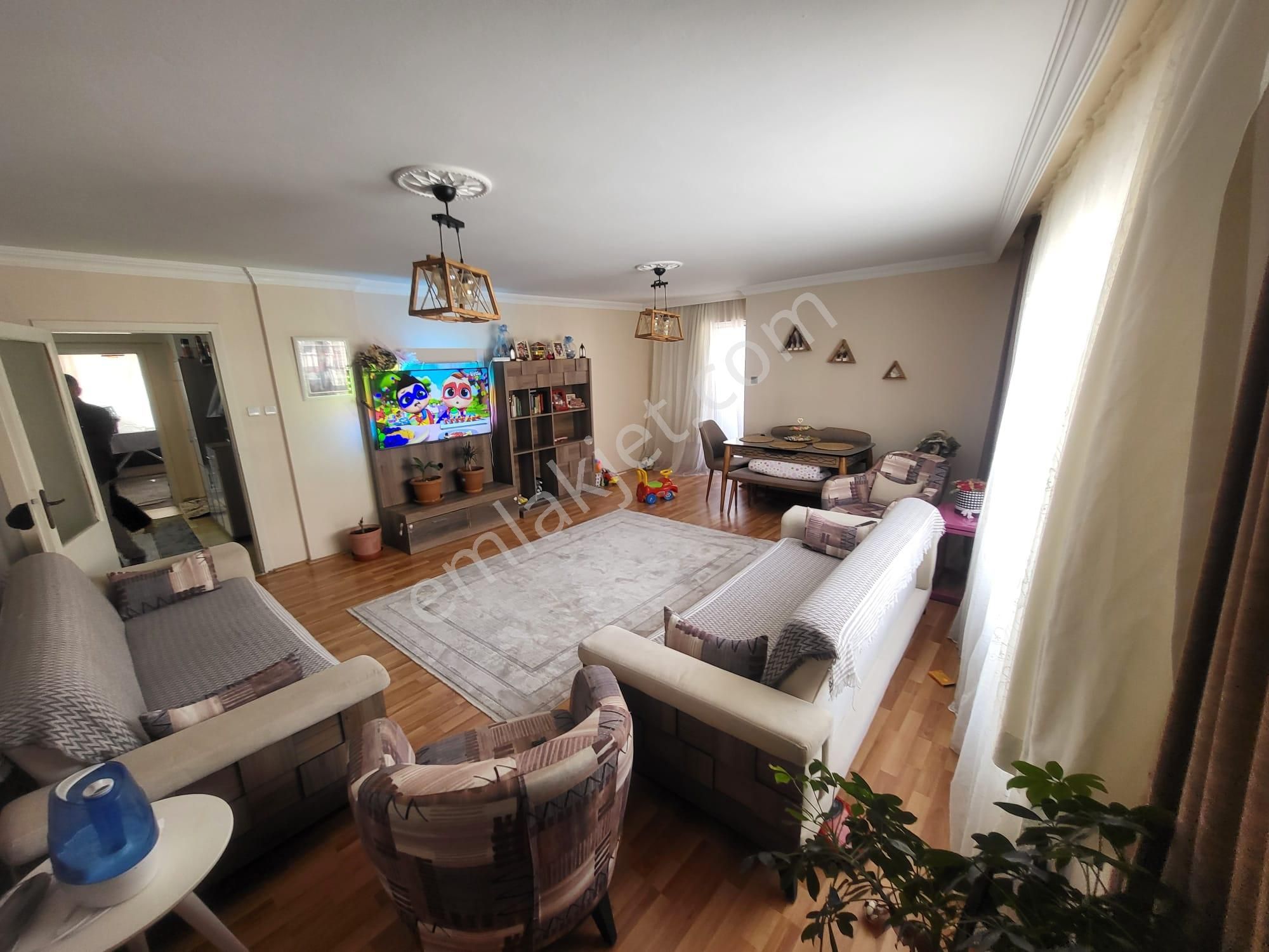 Kalecik Emlak'tan Merkez Mah. Beşyol Yakını 3+1 2.katta Yapılı Daire