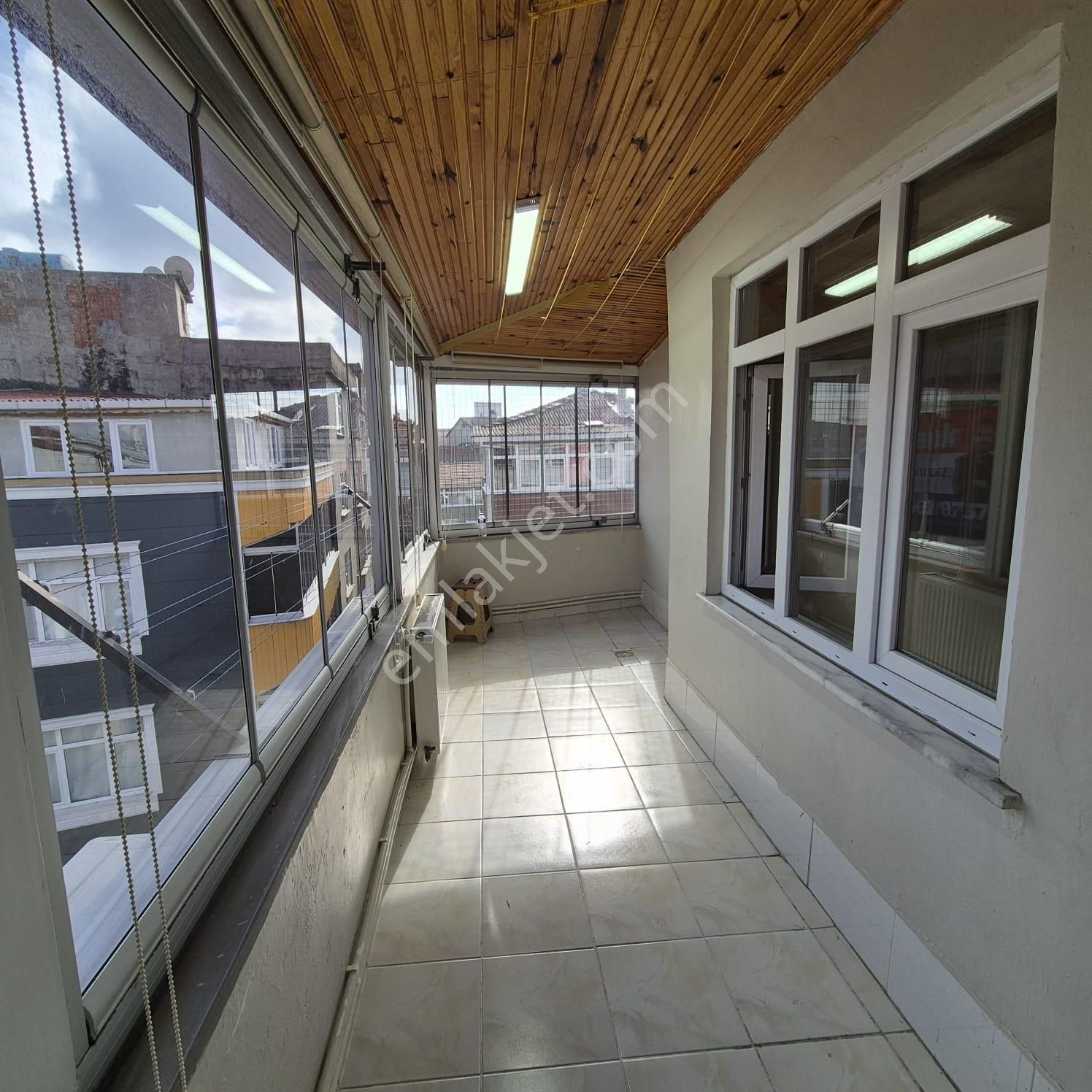 Merkezi Konumda, Isı Yalıtımlı, Aydınlık 2+1 Kiralık Daire