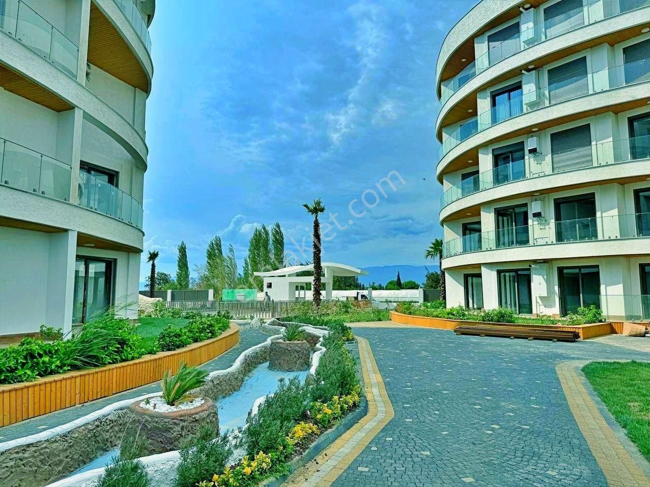 Uytundan Örende Havuzlu Ultralüks Sitede Bahçeli Satılık 2+1 - Görsel 14