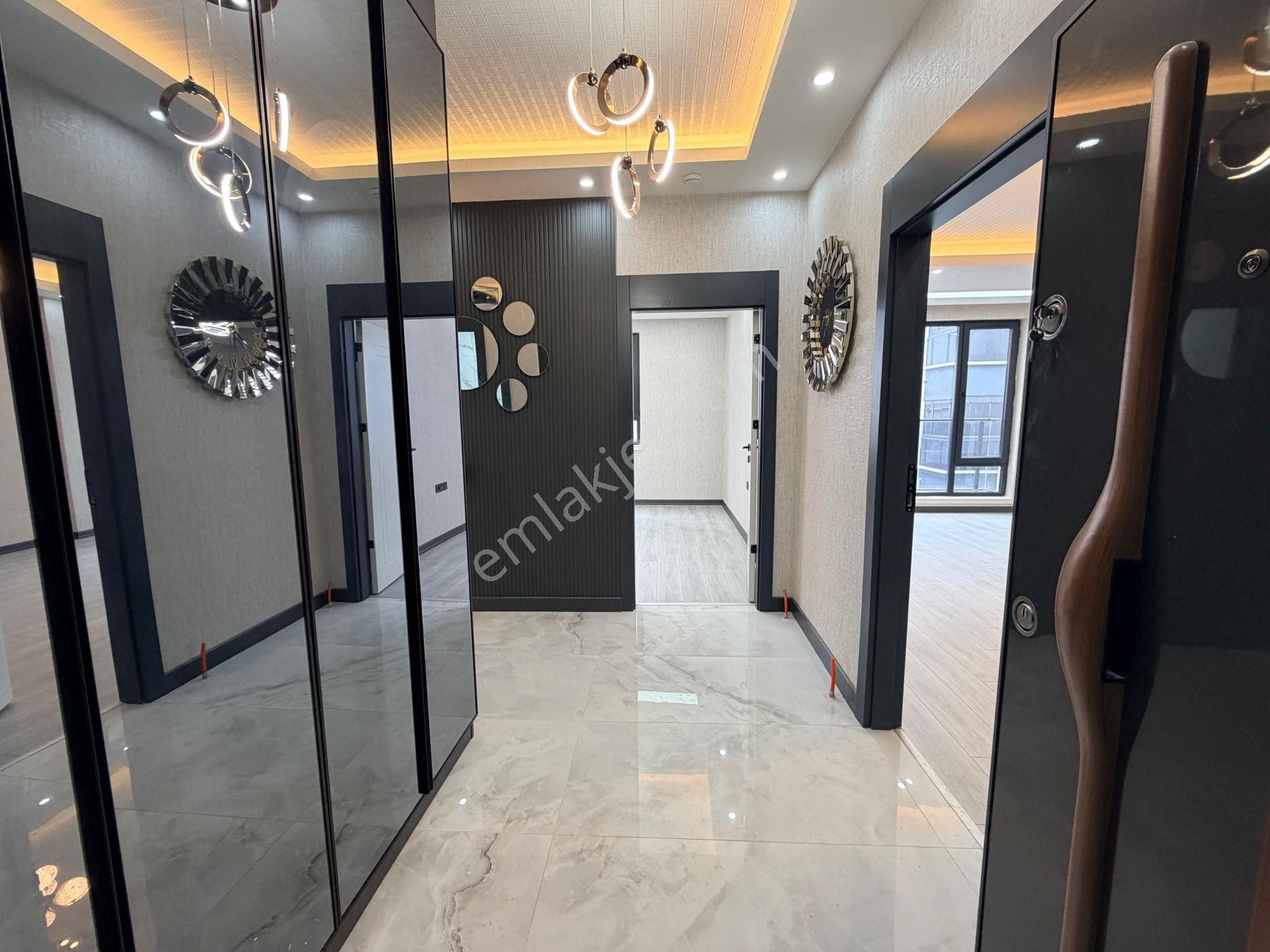 Evin Bizde Garantiden 3+1kalite Konfor Arayanlariçin İdail Daire - Görsel 11