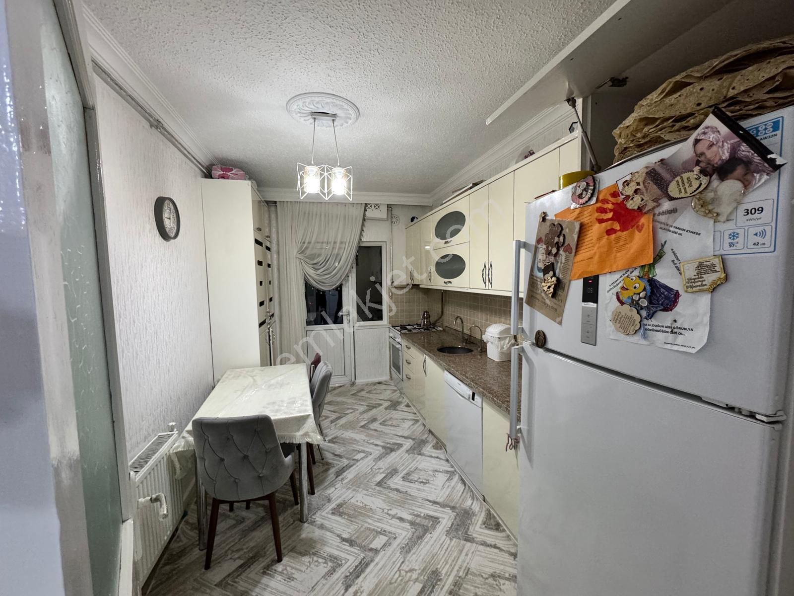 Seyrantepe C Bloklarda Satılık 3+1 Bakımlı Yüksek Giriş Daire - Görsel 2