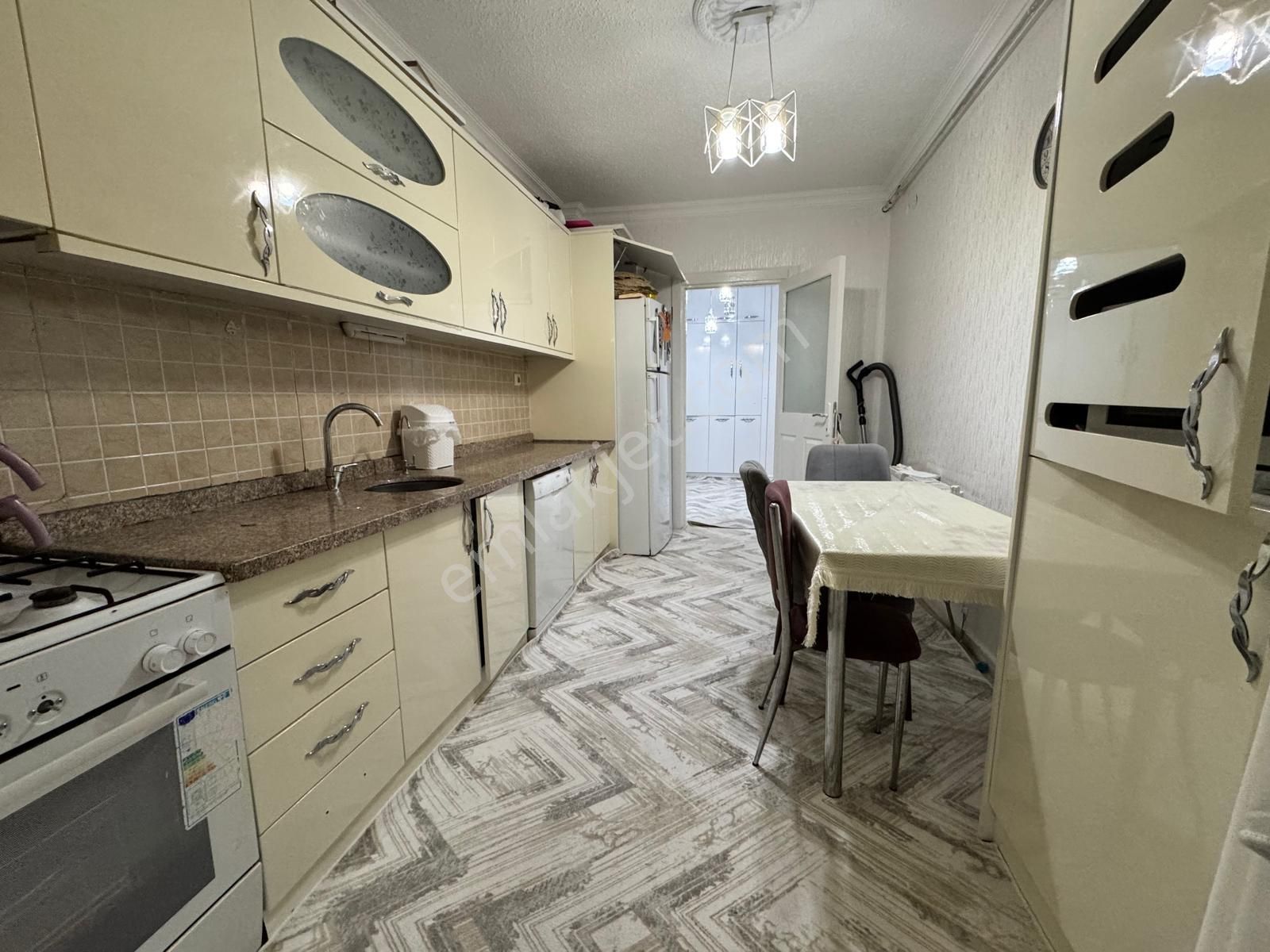 Seyrantepe C Bloklarda Satılık 3+1 Bakımlı Yüksek Giriş Daire - Görsel 17