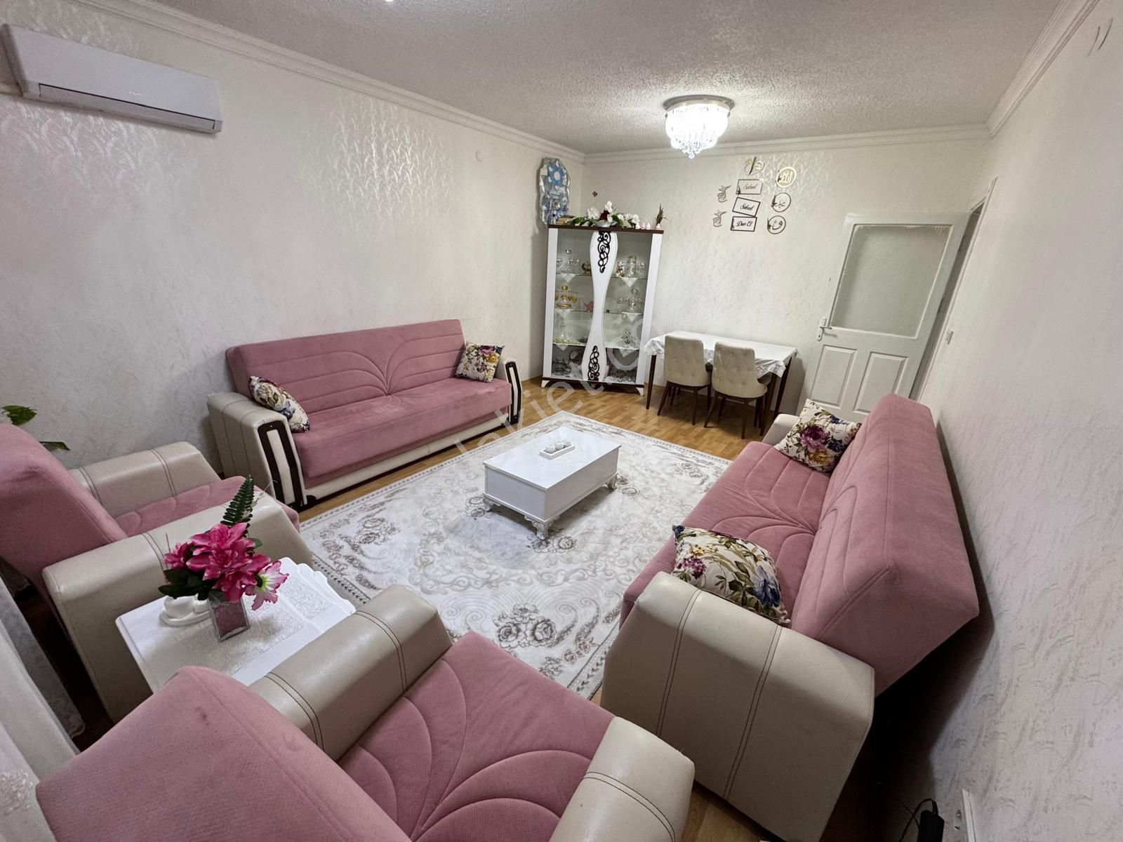 Seyrantepe C Bloklarda Satılık 3+1 Bakımlı Yüksek Giriş Daire