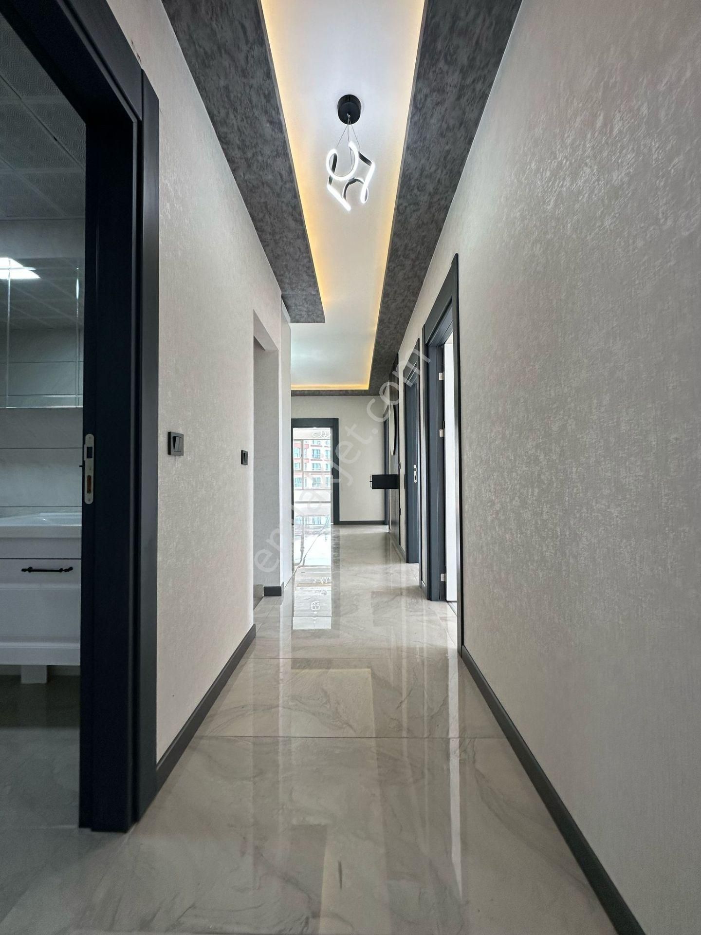 Pursaklar Mehmet Zengin Emlak'tan Kapalı Otoparklı Çift Banyolu 11.kat 4+1 Ultra Lüks Sitede - Görsel 27