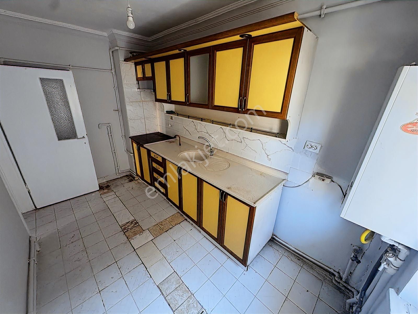 Ulukan'dan İstasyon Mah'de Ön Cephe Ara Kat Satılık 3+1 Daire - Görsel 15