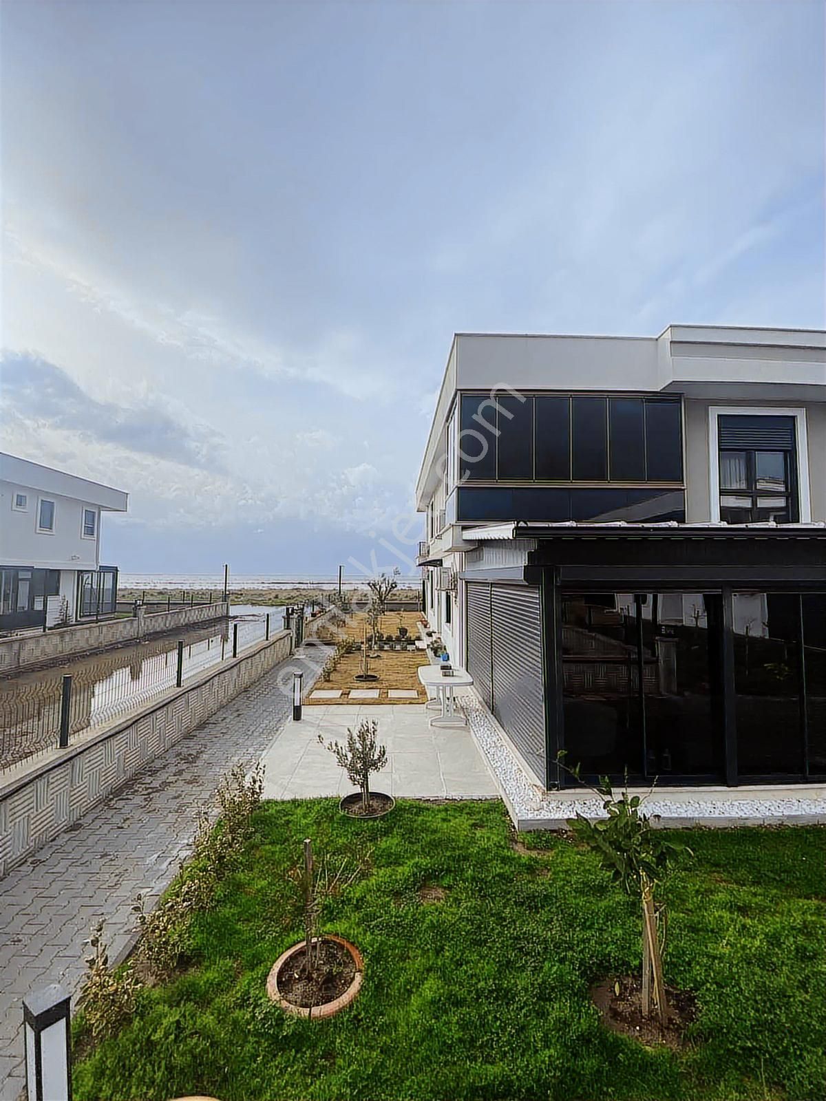 Denize Yakın, Huzura Bir Adım, Ayvalık Kolaylı Sit. Satılık 1+1 - Görsel 4