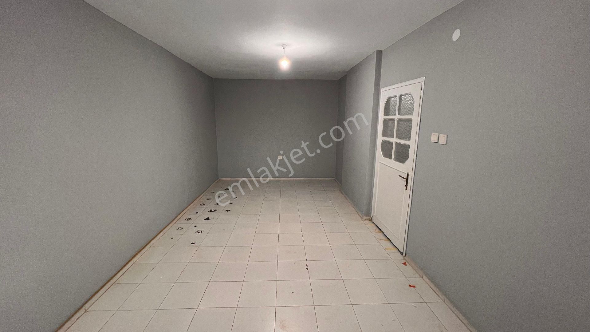 Caddde Üzerinde Geniş Oturumlu 3+1 - Görsel 15