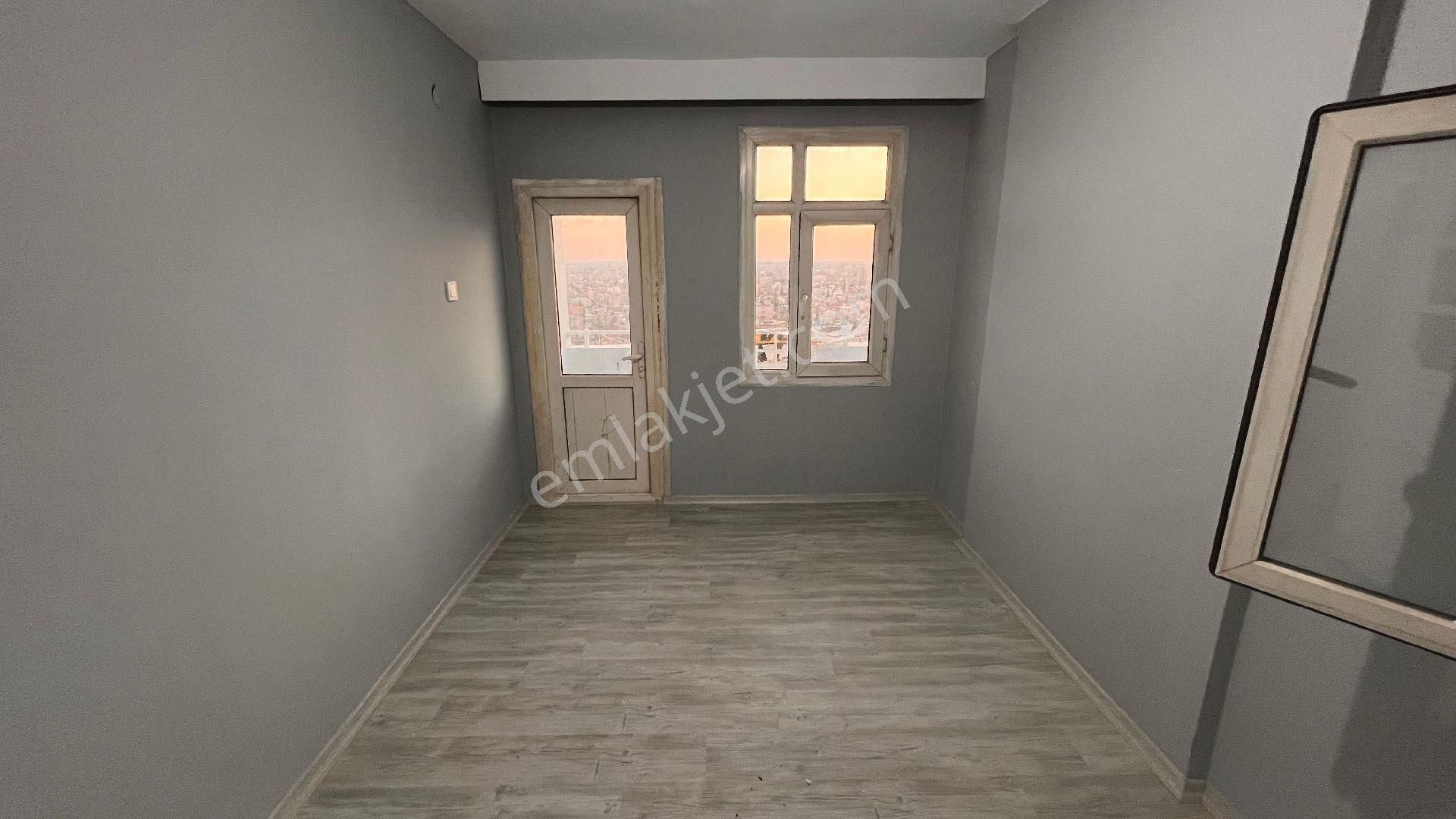 Caddde Üzerinde Geniş Oturumlu 3+1 - Görsel 12