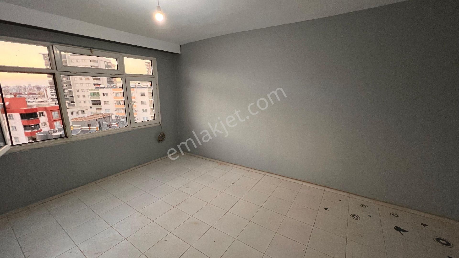 Caddde Üzerinde Geniş Oturumlu 3+1 - Görsel 13