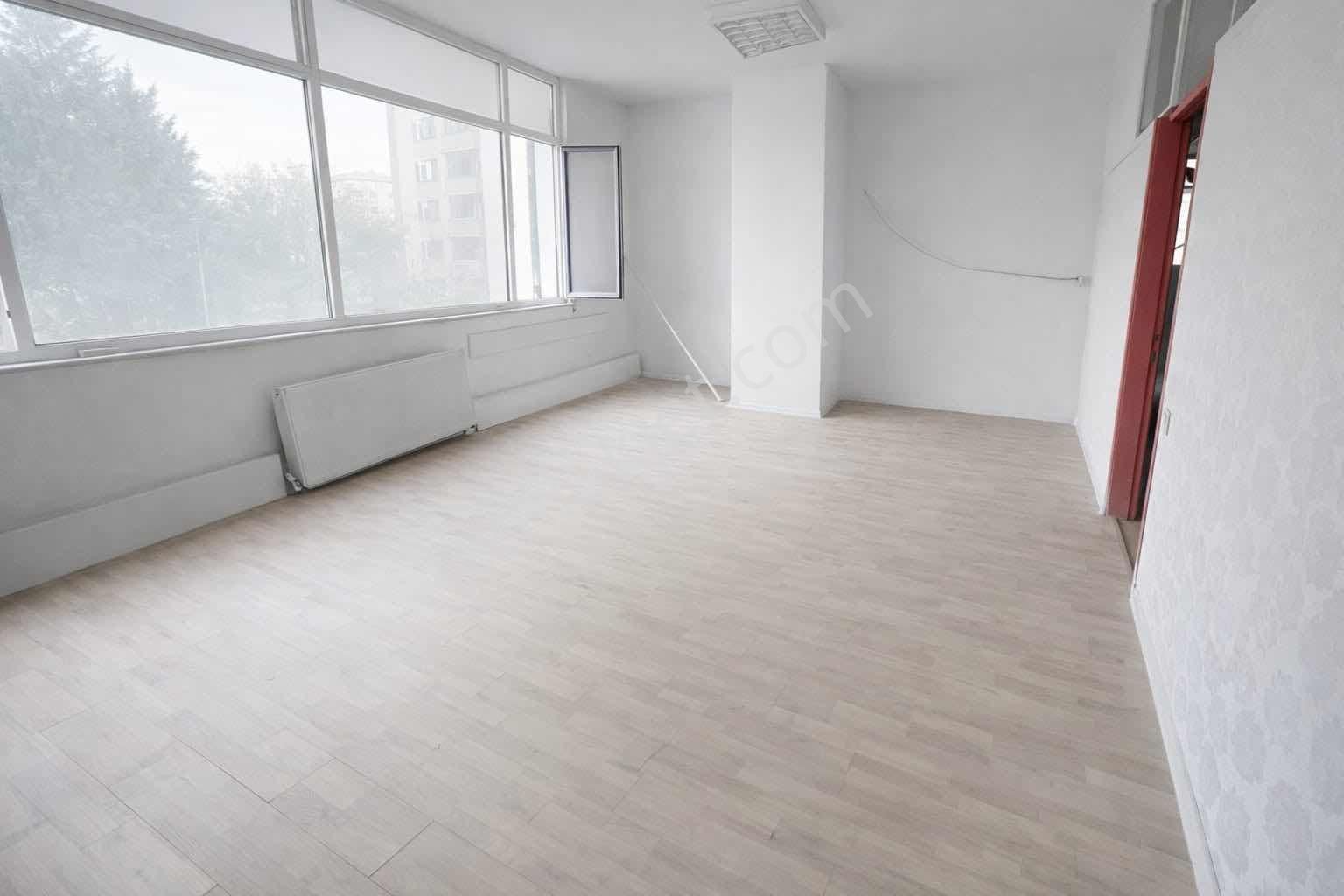 Eyüpsultan Yeşilpınarda Kiralık 1200 M2 Katlar