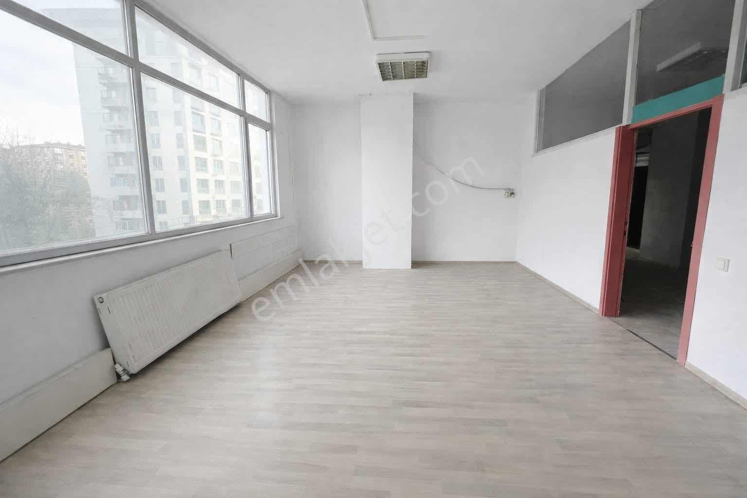 Eyüpsultan Yeşilpınarda Kiralık 1200 M2 Katlar - Görsel 7