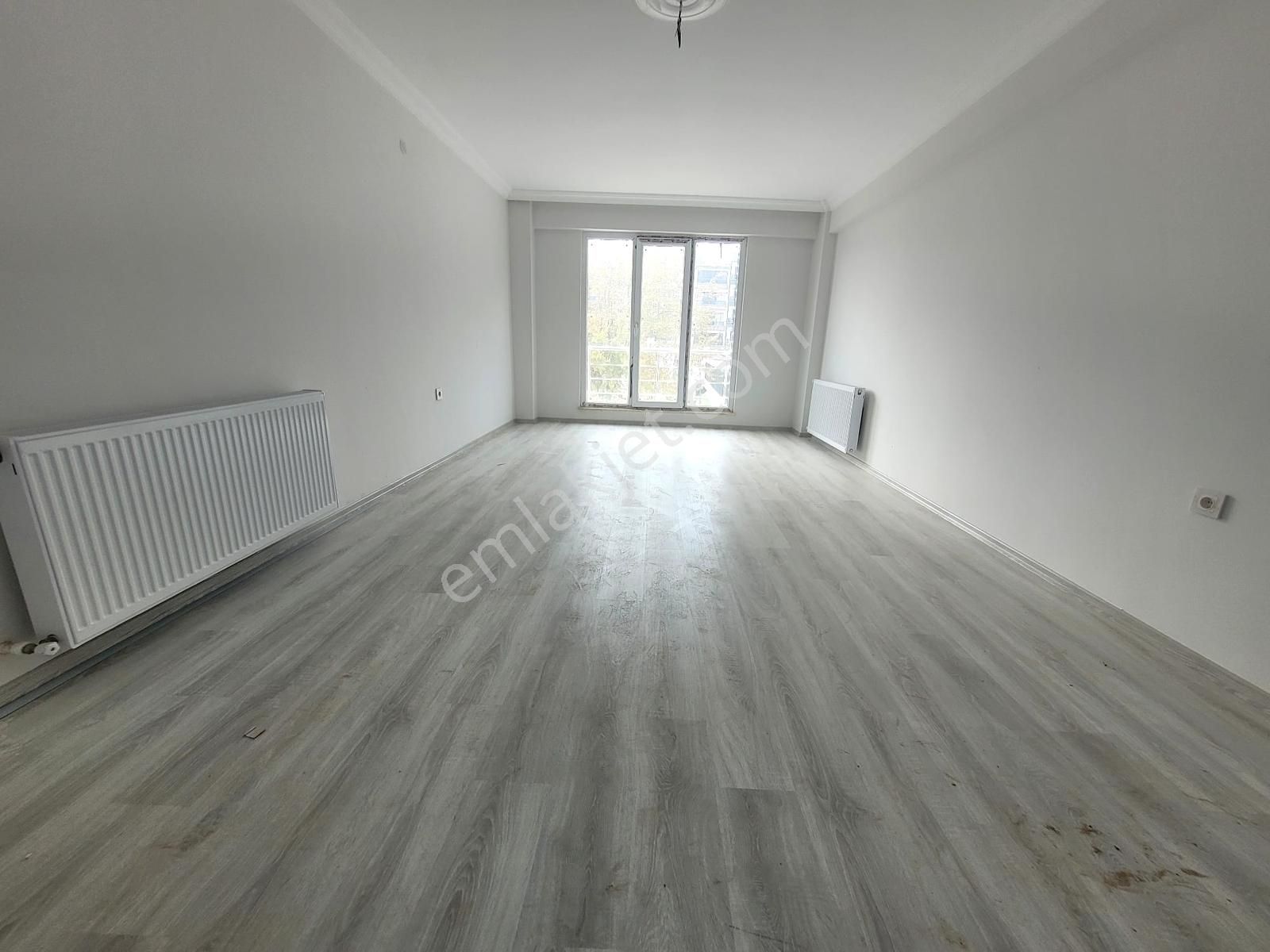 Yeni Yapılan Gündüz Bakımevi Karşısı 3+1 Ön Cephe Ara Kat Daire