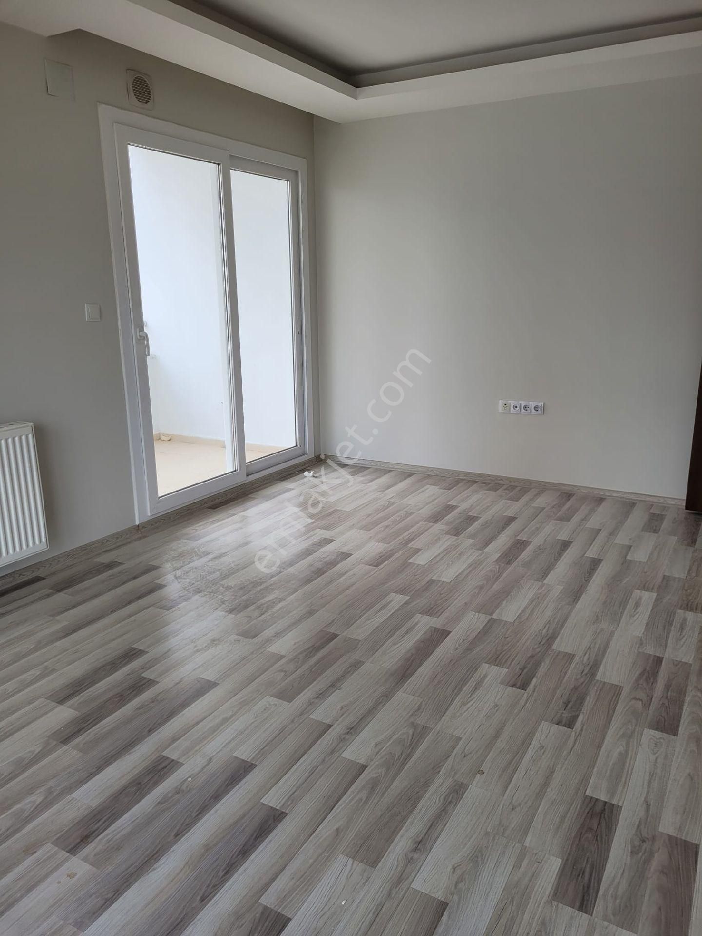 Birlik'ten Çarkıparede 2+1 Doğalgazlı Geniş Oturumlu Kiralık Daire - Görsel 2
