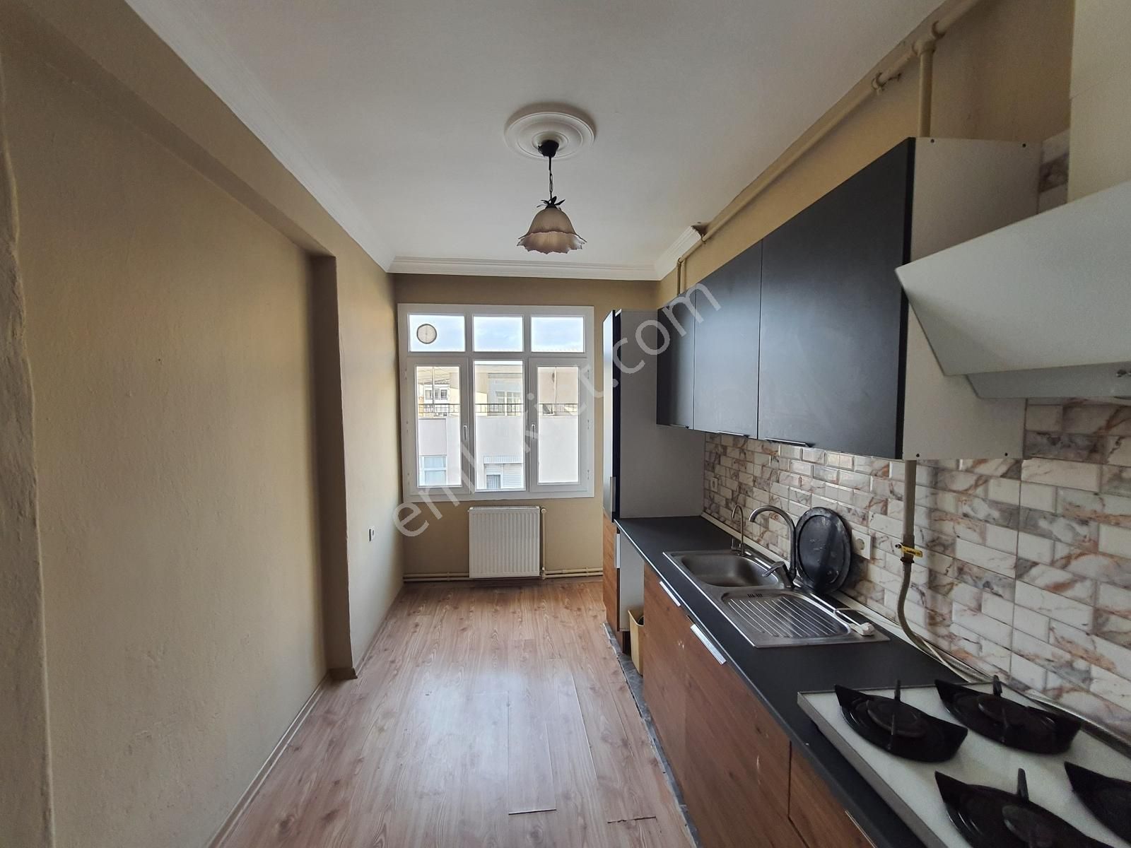 Hatay Murat Reis Mahallesinde Doğalgazlı Kiralık Daire - Görsel 17