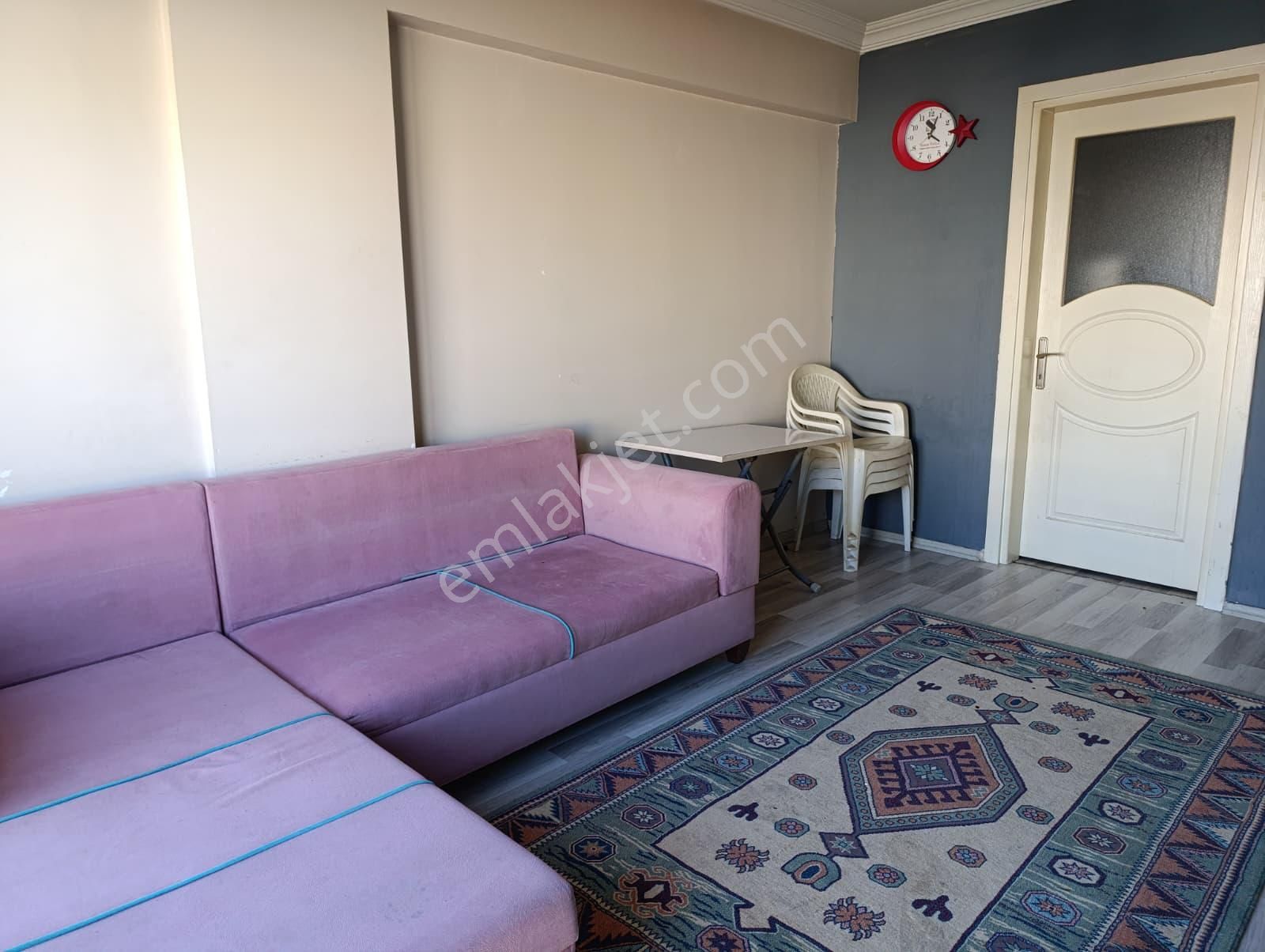 Sümer Mahallesi 3. Kat Balkonlu 2+0 Ayrı Mutfak Eşyalı Daire - Görsel 3