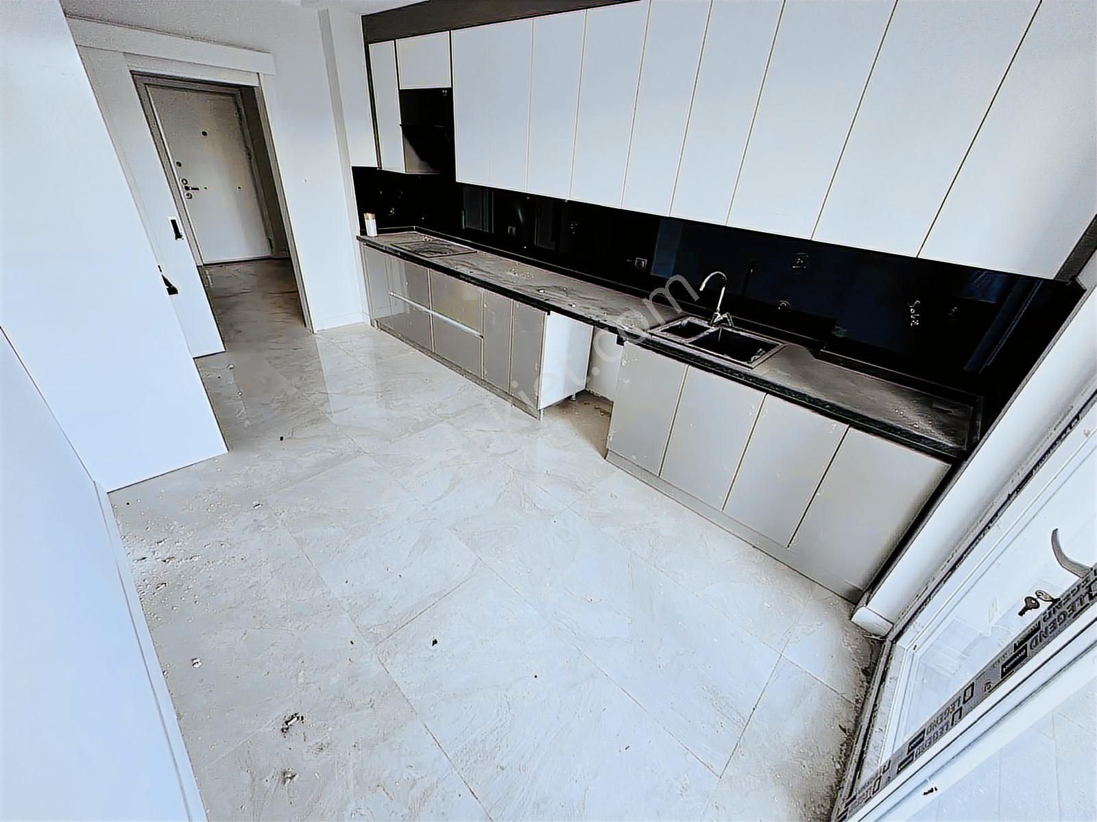 Ulukan'dan Ahi Mesut Mah'de E.banyolu G.odalı Satılık 4+1 Daire! - Görsel 4