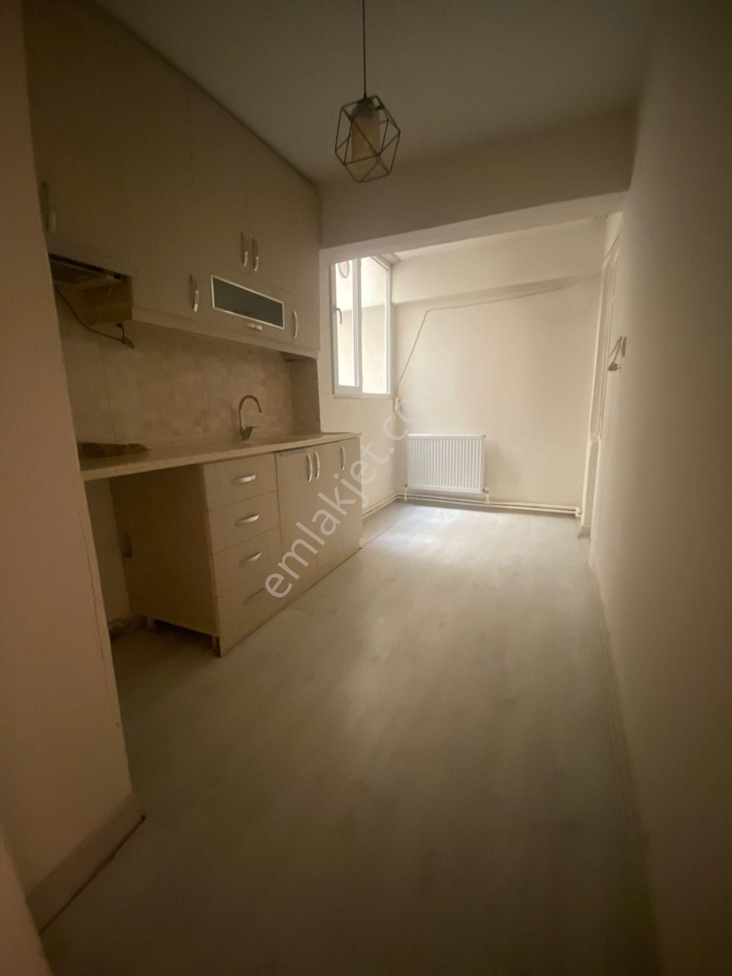 Bursa Yıldırım Emirsultanda 3+1 110m2 3.(arakat) Bakımlı Daire - Görsel 3
