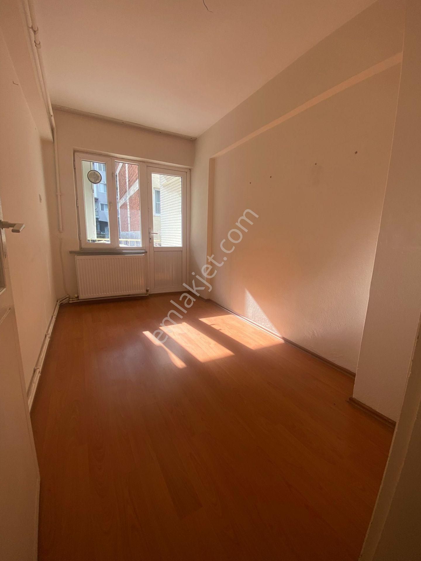 Bursa Yıldırım Emirsultanda 3+1 110m2 3.(arakat) Bakımlı Daire - Görsel 4