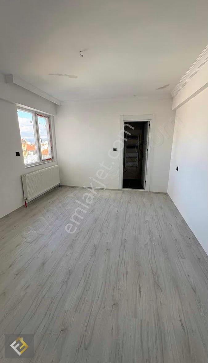 Furkan Emlaktan Çay Çarşı Merkezde Sıfır 3+1 Kiralık Daire - Görsel 7