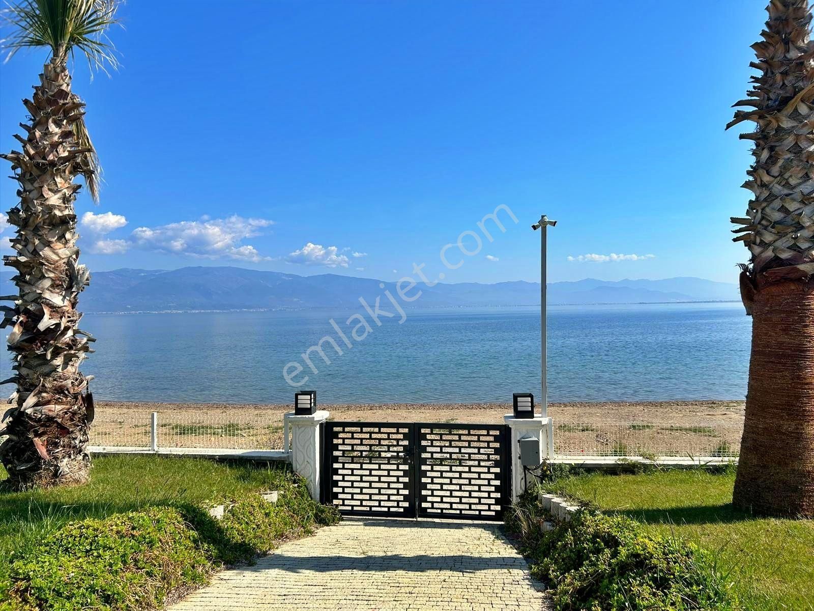 Uytundan Pelitköy'de Denize Sıfır Havuzlu Bahçeli 2+1 Lüks Daire - Görsel 7