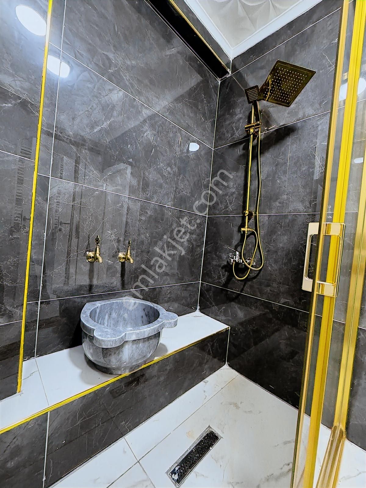 Ulukan'dan Pınarbaşı Mah'de Ön Cephe Asansörlü Full Yapılı 3+1 - Görsel 33