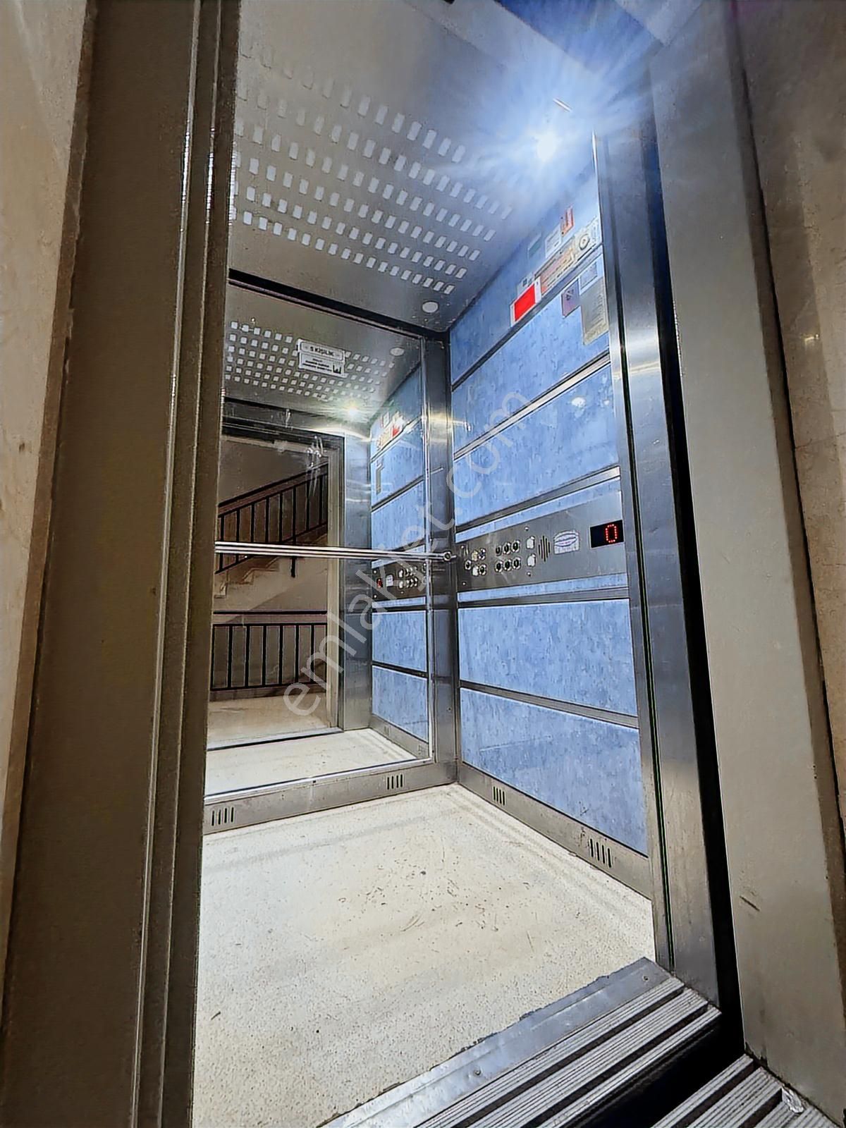 Ulukan'dan Pınarbaşı Mah'de Ön Cephe Asansörlü Full Yapılı 3+1 - Görsel 5