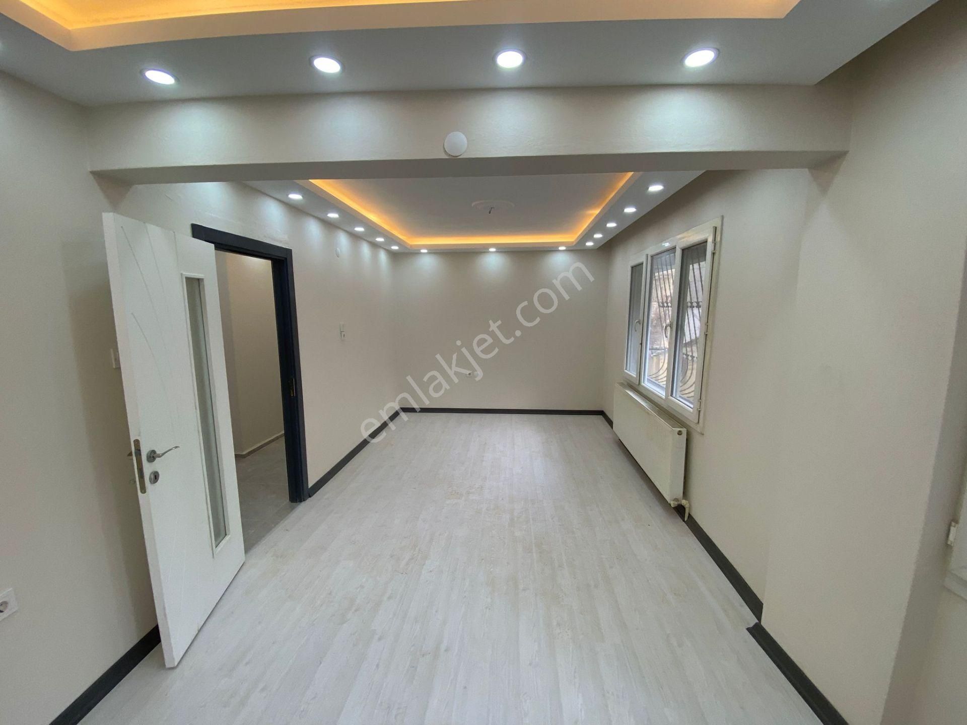 Acill Karabağlar Doğanay Mah.de Üzümcü Okulu Yakını 3+1 100m2 Dgazlı İçerisi Bakımlı Satılık Daire - Görsel 3