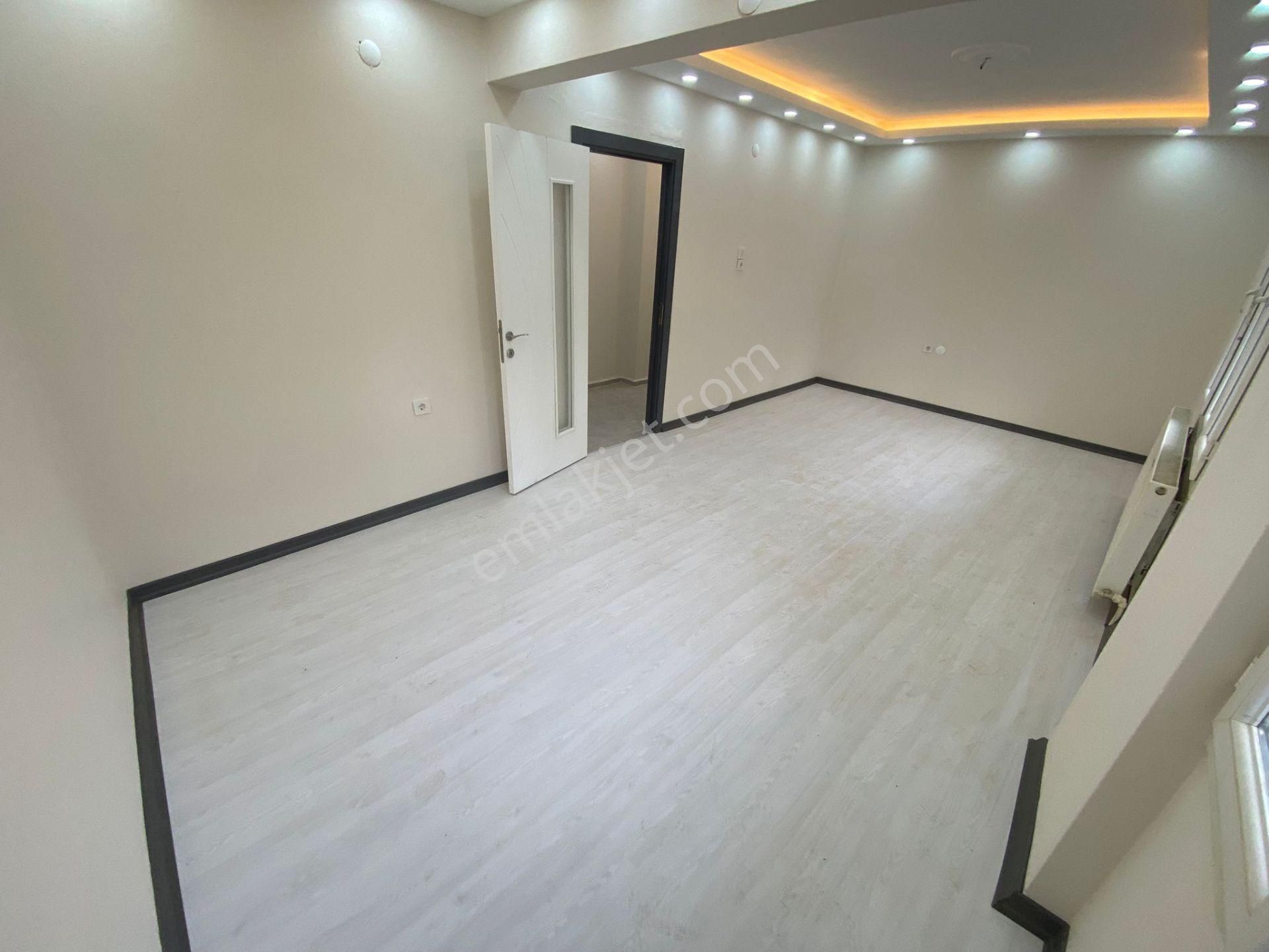 Acill Karabağlar Doğanay Mah.de Üzümcü Okulu Yakını 3+1 100m2 Dgazlı İçerisi Bakımlı Satılık Daire - Görsel 4