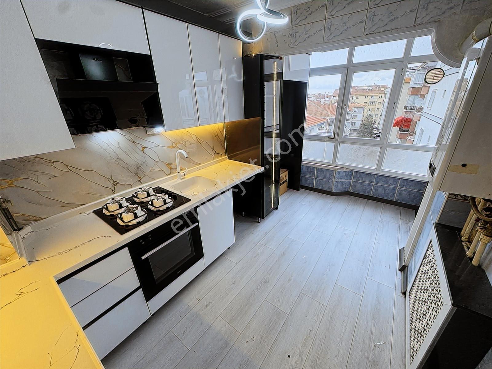 Ulukan'dan Pınarbaşı Mah'de Asansörlü Ara Kat Full Yapılı 3+1 - Görsel 33