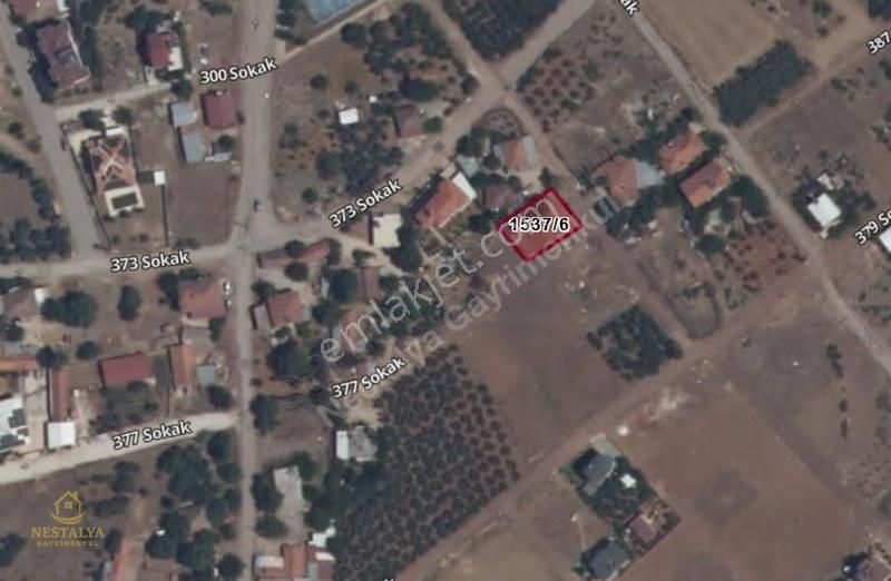 Döşemealtı Çıplaklı'da 450 M2 Köşe Parsel 4 Kat İmarlı