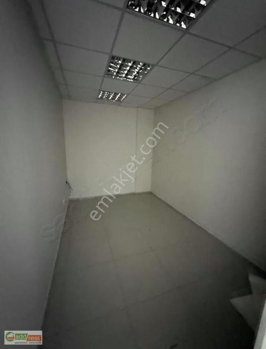 İkitelli Osb De Yapılı Hazır Dükkan 220 M2 Yatırım İçin Uygun - Görsel 4