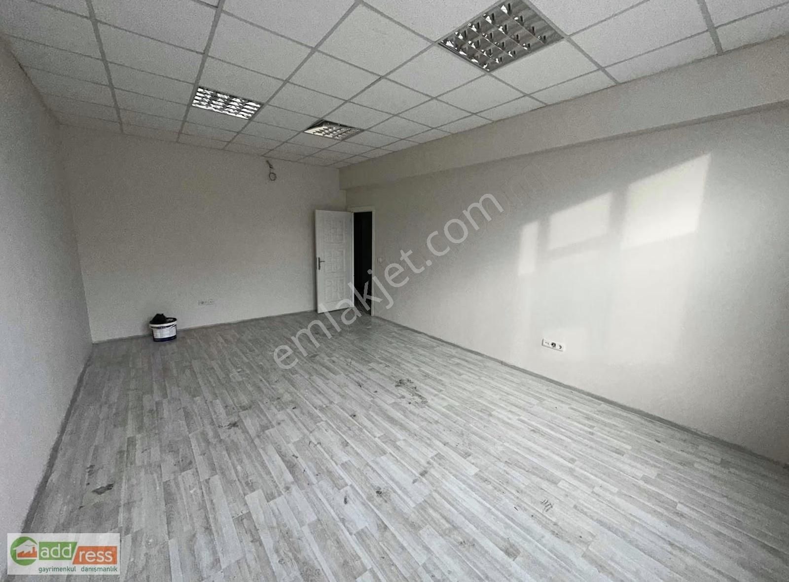 İkitelli Osb De Yapılı Hazır Dükkan 220 M2 Yatırım İçin Uygun - Görsel 5