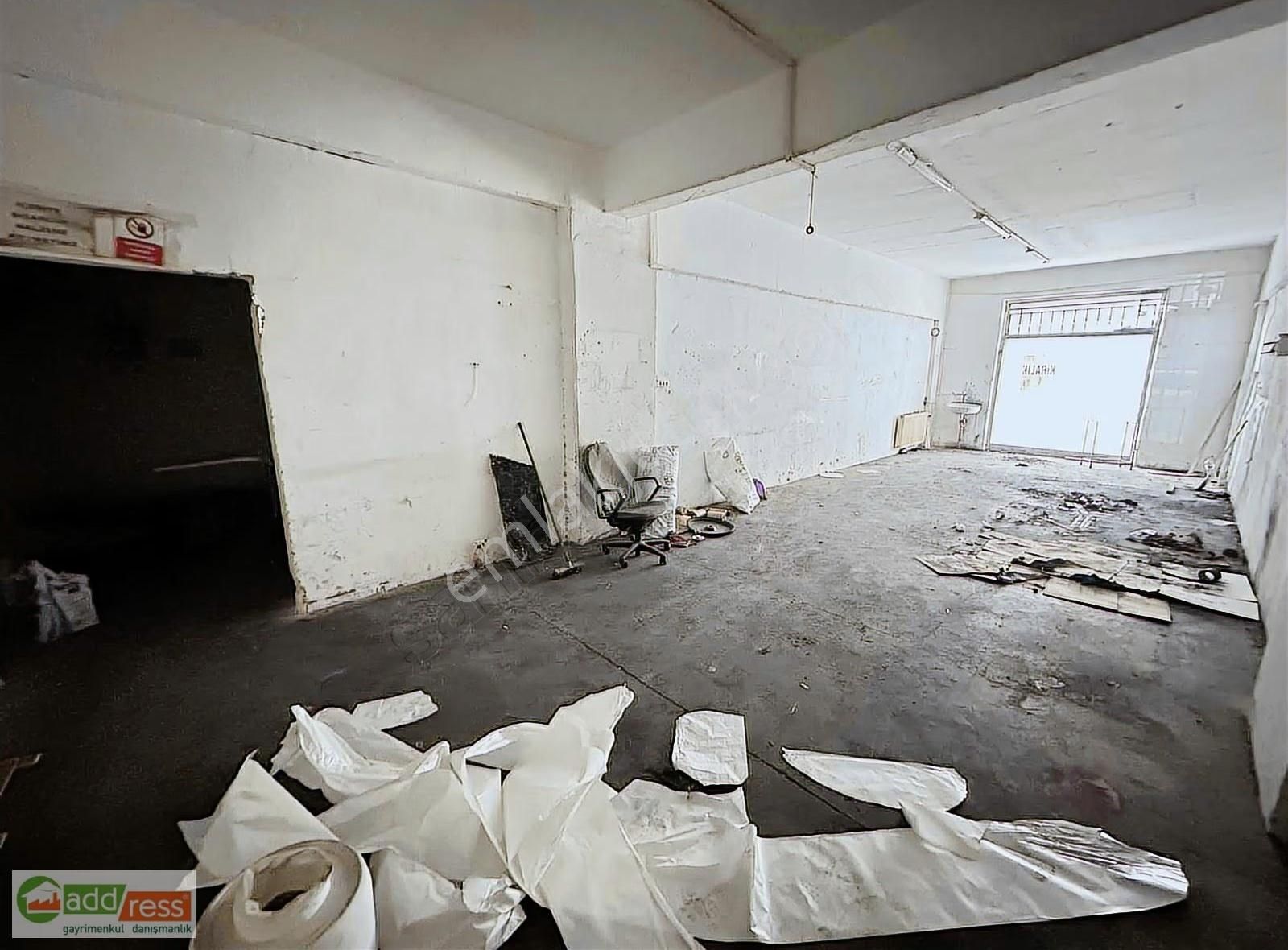 İkitelli Osb De Düz Giriş 110 M2 Dükkan Depo İmalata Uygun