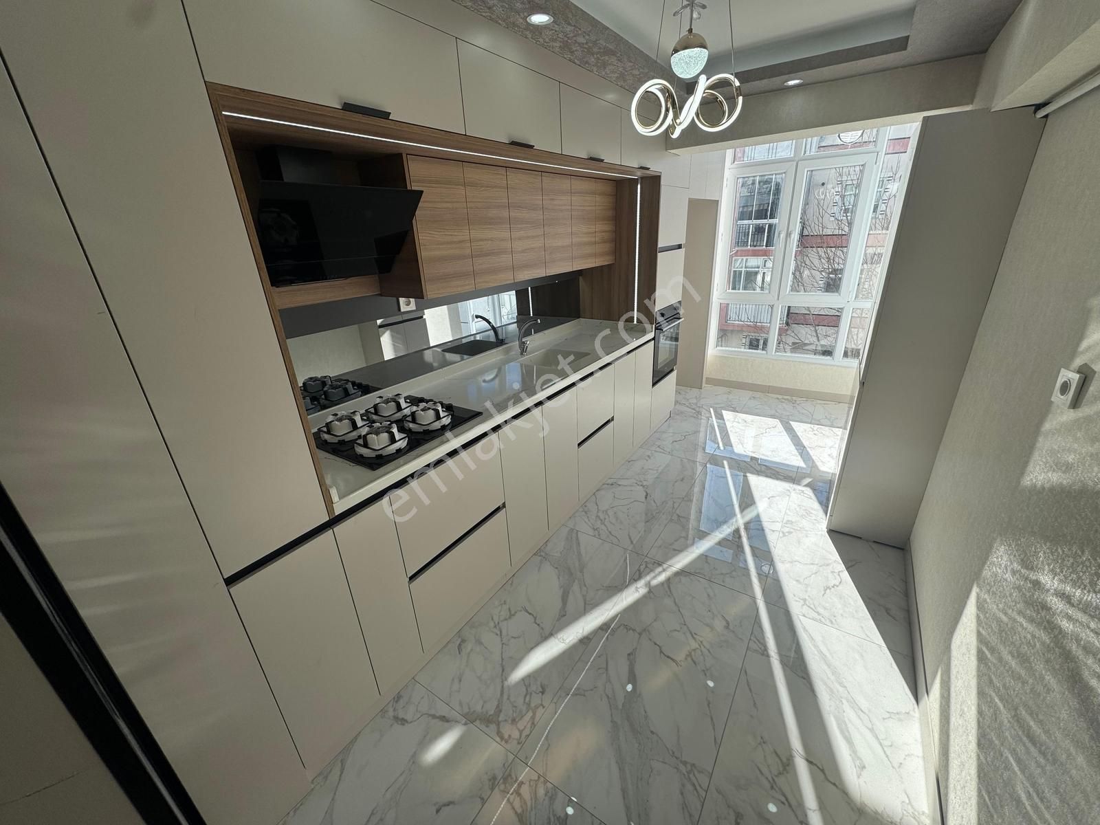 Ulukan'dan Pınarbaşı Mah'de Eminevime Uygun Ultra Lüks 3+1 Daire - Görsel 28