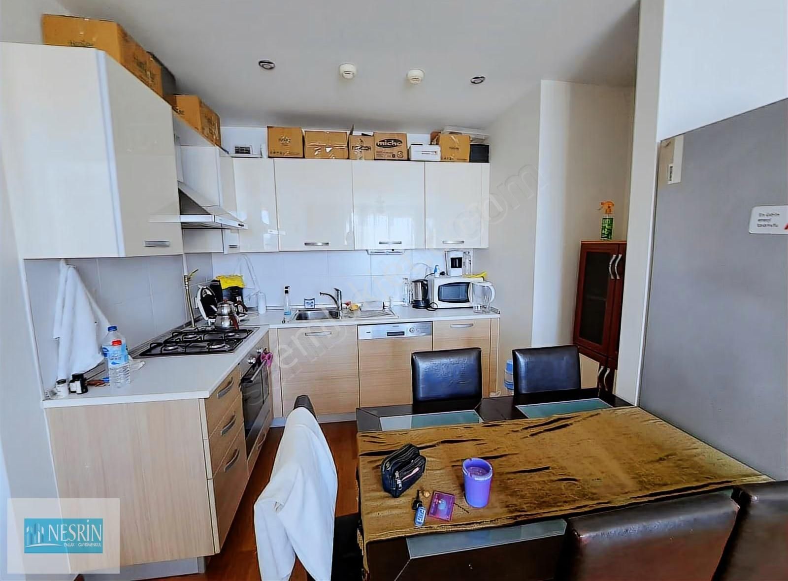 Nesrin Emlaktan Teknik Yapıda Taşınmaya Hazır Eşyasız Boş 1+1 - Görsel 13