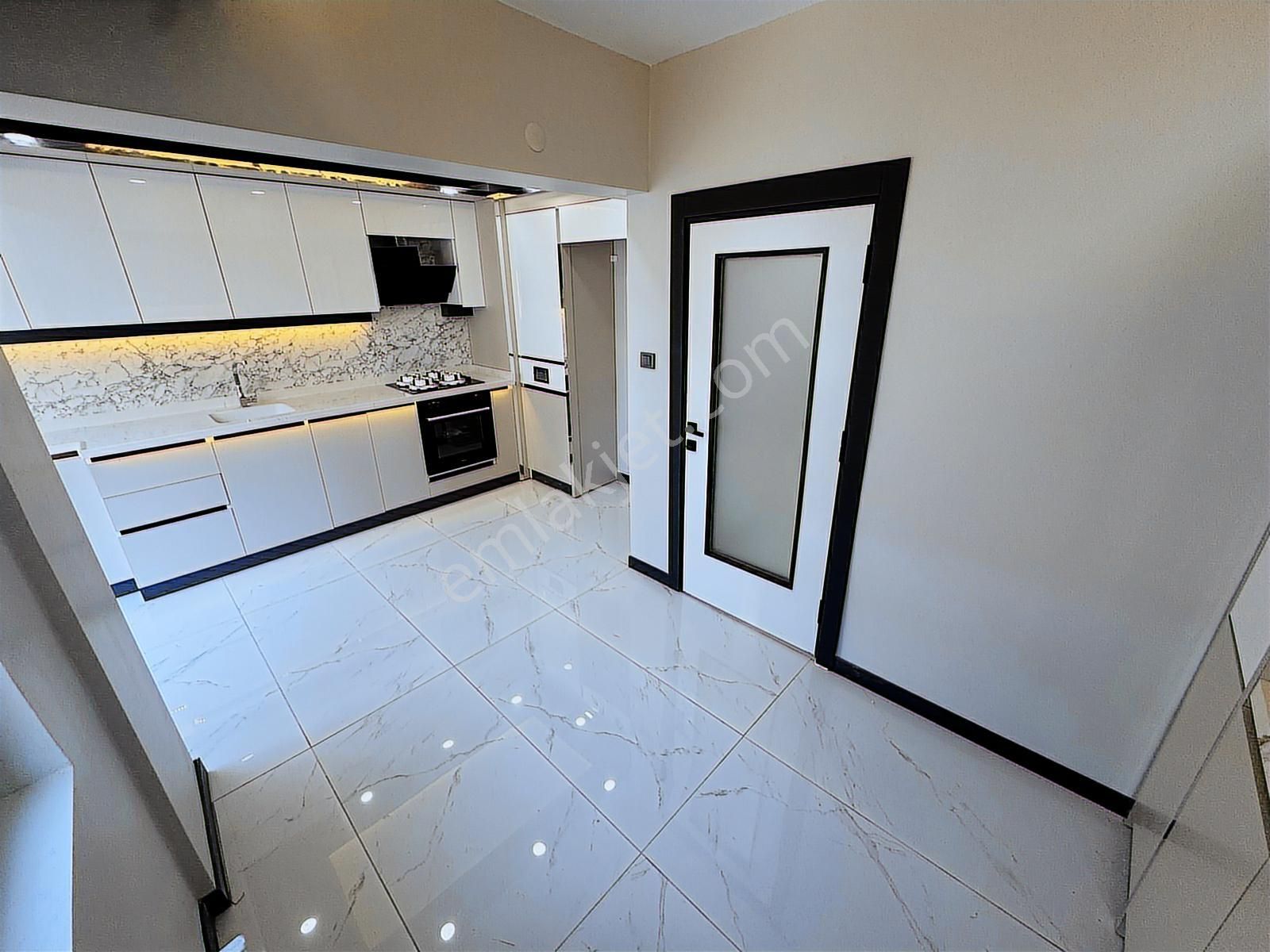 Ulukan'dan Akşemsettin Mah'de Merkezi Konum Teras Severlere 4+1 - Görsel 19