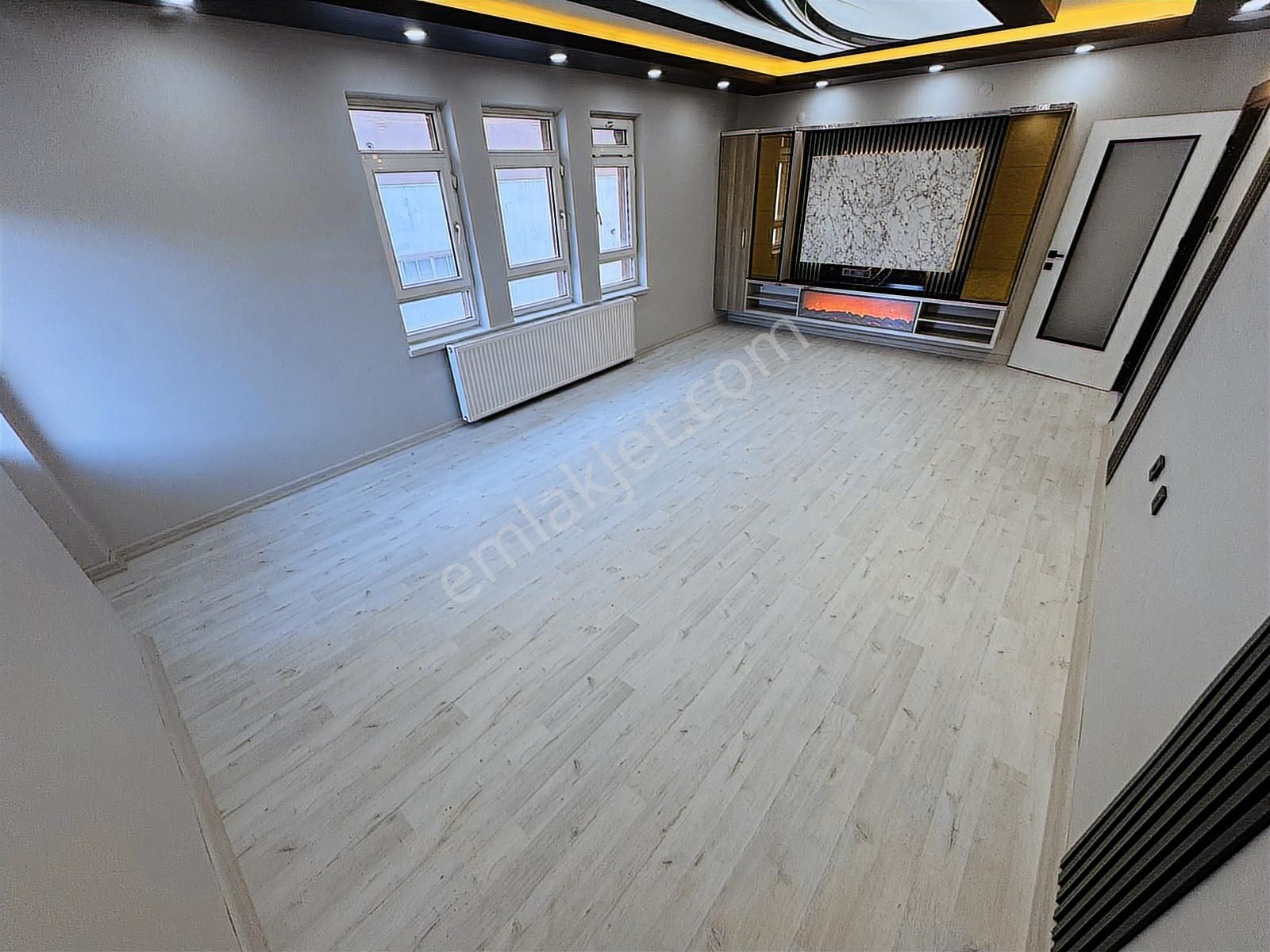 Ulukan'dan Akşemsettin Mah'de Merkezi Konum Teras Severlere 4+1 - Görsel 16