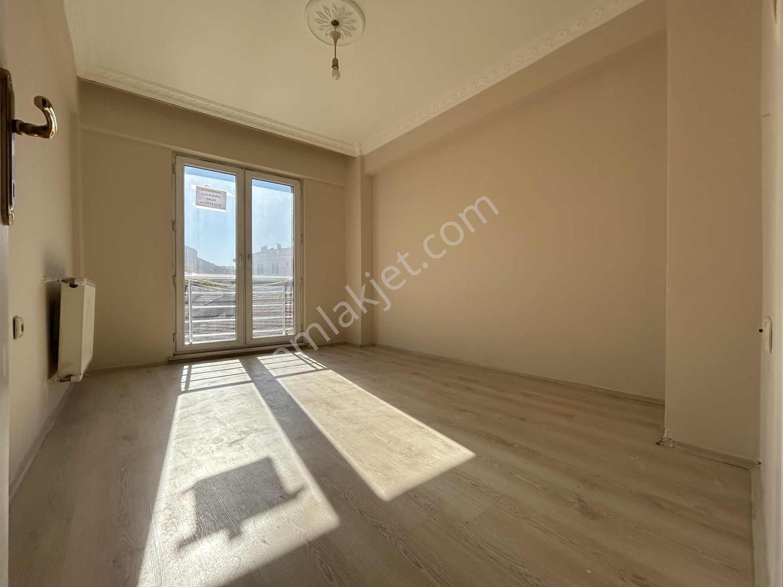 Emek Mah. Ertaş Ve Ziyagökalp Caddesi Yakını 1+1 55m2 Daire