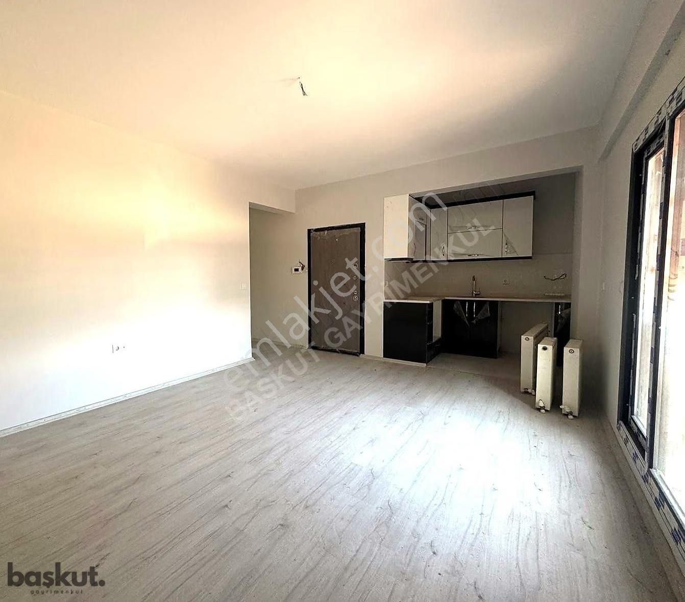 Başkut Emlak'tan Bornova Erzene'de 2+1 Kiralık Daire - Görsel 13