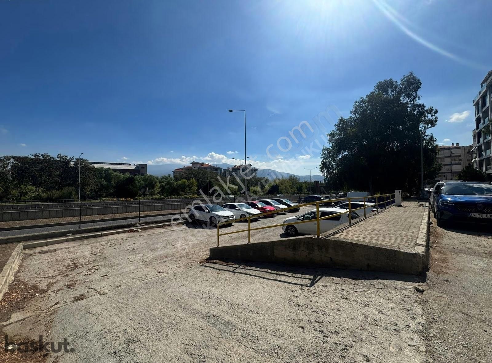 Başkut Emlak'tan Bornova Erzene'de 2+1 Kiralık Daire - Görsel 15