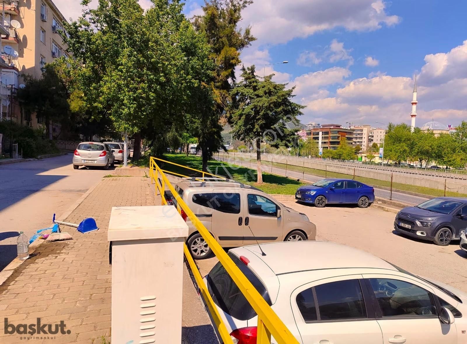 Başkut Emlak'tan Bornova Erzene'de 2+1 Kiralık Daire - Görsel 5