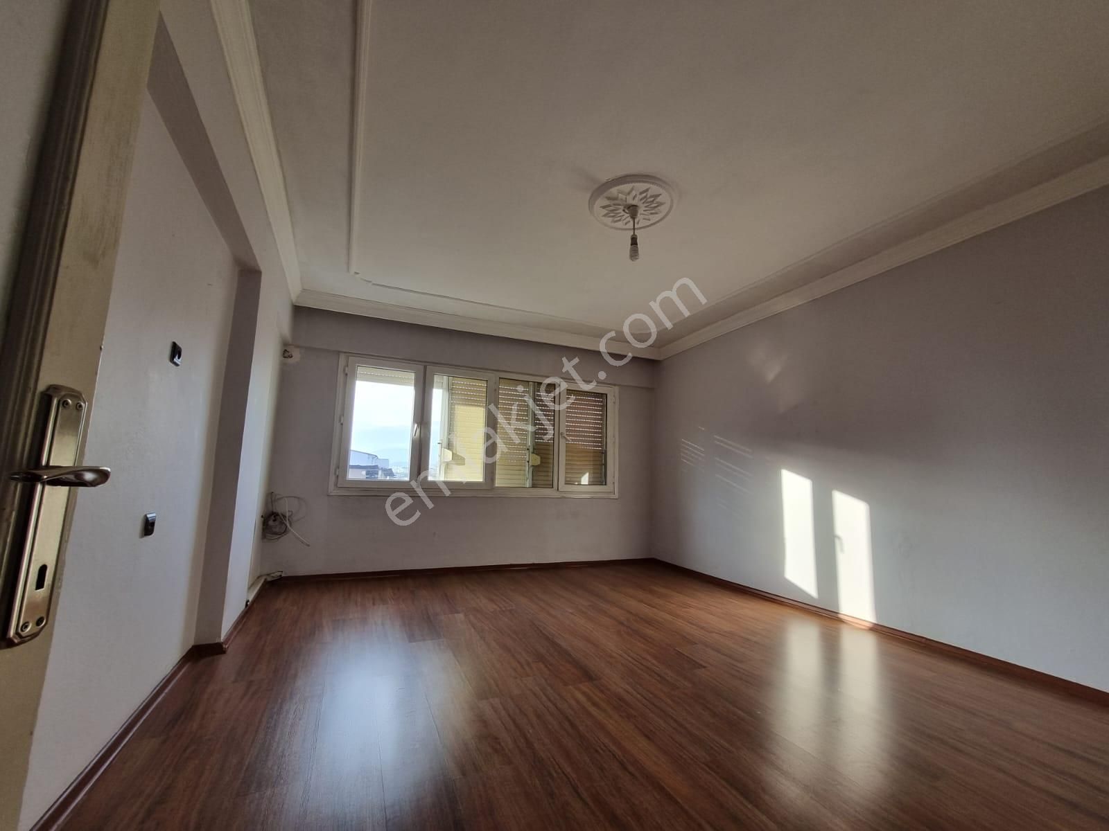 Cumhuriyet Mahallesi Hürriyet Caddesi Üzerinde Satılık 3+1 Daire - Görsel 7