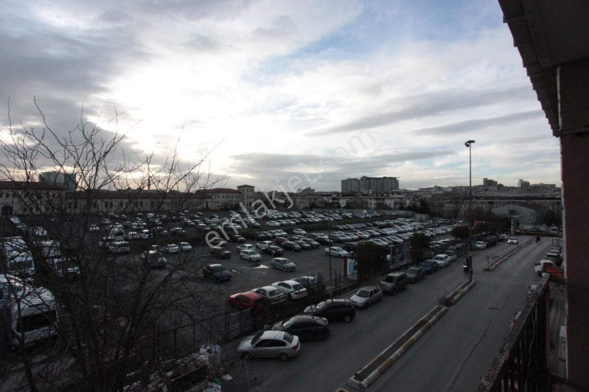 Rami Cadde Üzerinde 2+1 Kiralık Daire - Görsel 11