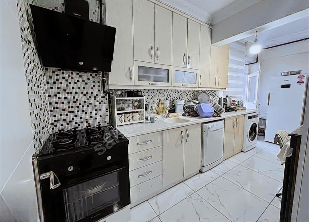 Yeşilyurtta Düşük Katlı 3+1 K.mutfak Masrafsız Doğalgazlı Cazip