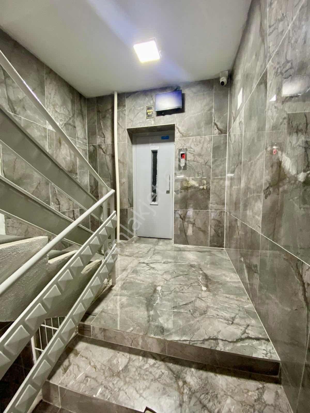 Hayalpark Civarı 3+1 Masrafsız Cepheleri Açık Bulvara Yakın - Görsel 16