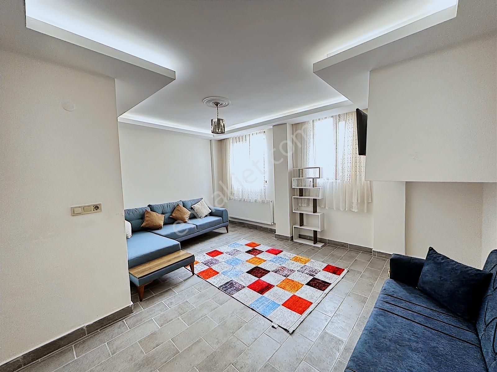 Merkez Mah. Tramvay Ve Sahile 5 Dk Eşyalı Kiralık 2+1 Daire